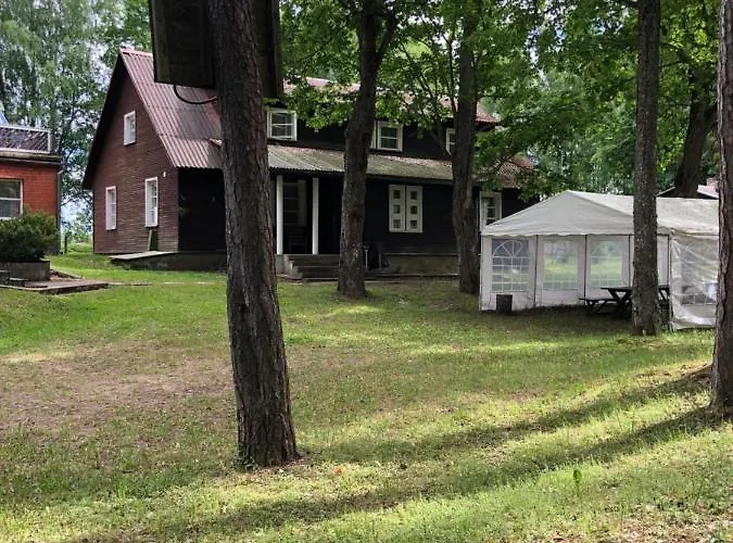 Oravapesa Хяядемеесте