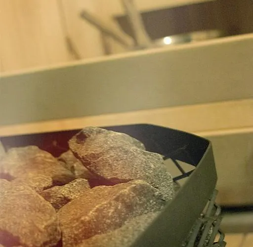 Oravapesa Отель Хяядемеесте