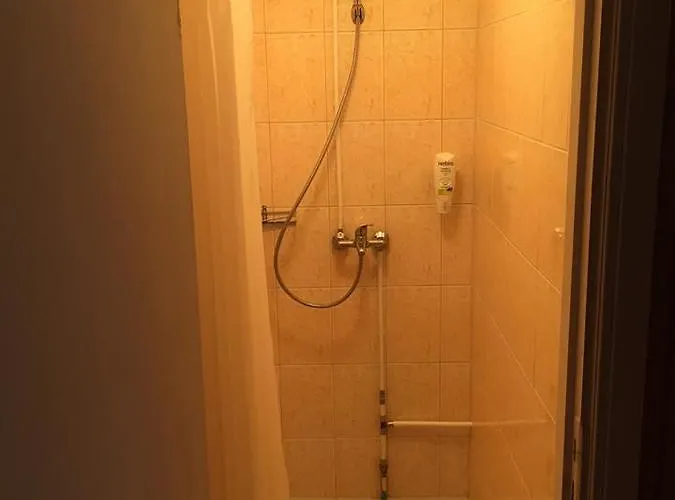 Oravapesa Отель Хяядемеесте